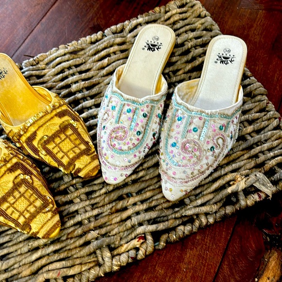 Genie Shoes- white sequined beadeed slip ons! - Picture 3 of 6